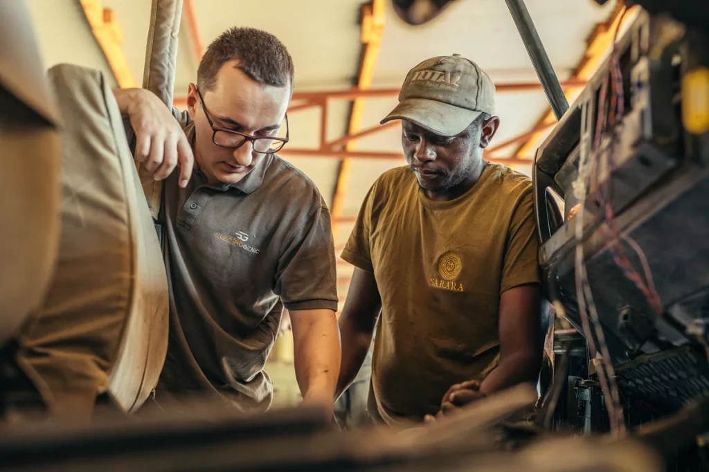 LAND ROVER DEFENDER ELECTRICOS KENIA ELECTROGENIC 23 Motor16