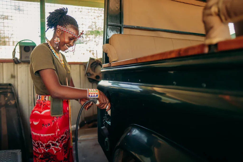 LAND ROVER DEFENDER ELECTRICOS KENIA ELECTROGENIC 8 Motor16