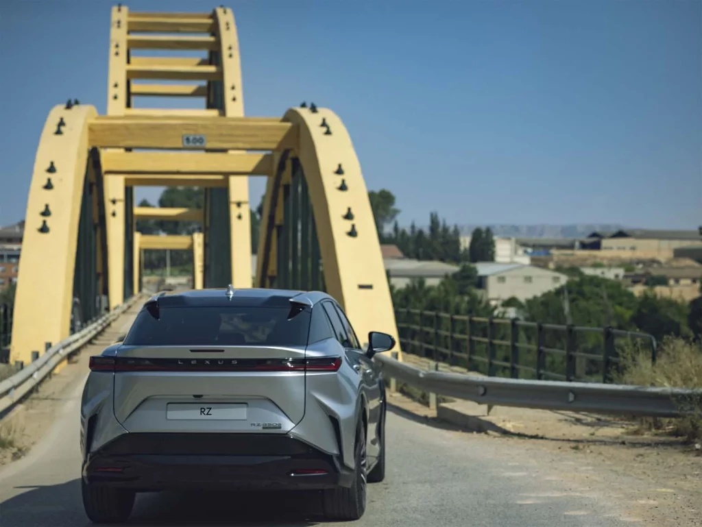 LEXUS RZ Hermanos Torres 11 Motor16