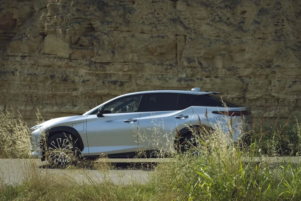 LEXUS RZ Hermanos Torres 12 Motor16