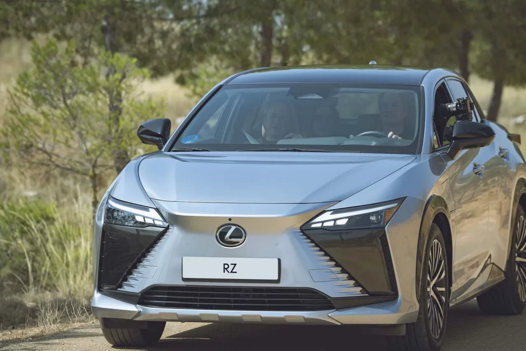 LEXUS RZ Hermanos Torres 6 Motor16