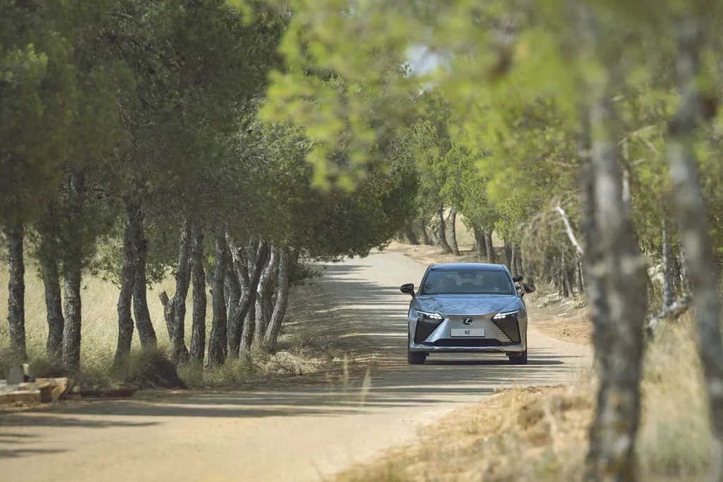 LEXUS RZ Hermanos Torres 7 Motor16