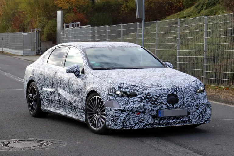 El Mercedes Clase C eléctrico 2027 se pasará al estilo fastback