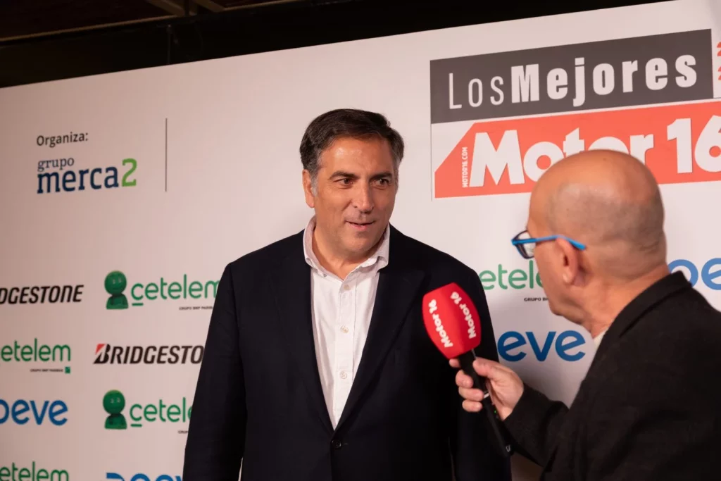 Premios Motor16 2025. Toyota Land Cruiser 48V, mejor todoterreno 2 Motor16 Miguel Carsi de Toyota entrevistado por Gregorio Arroyo. Premios Motor 16 037 Motor16