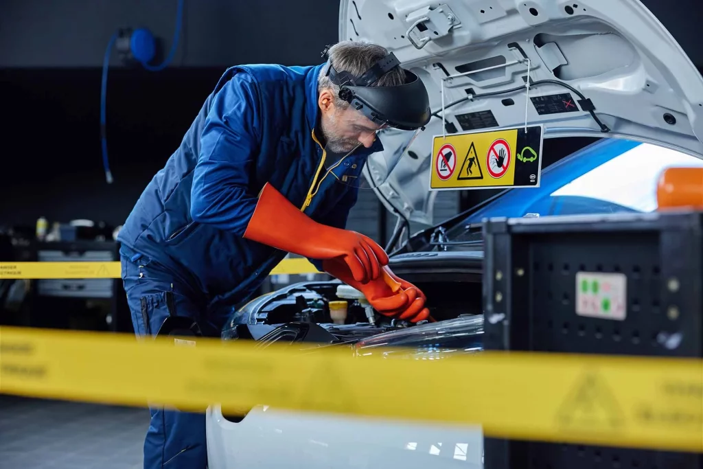 Norauto compra coche hibrido Motor16