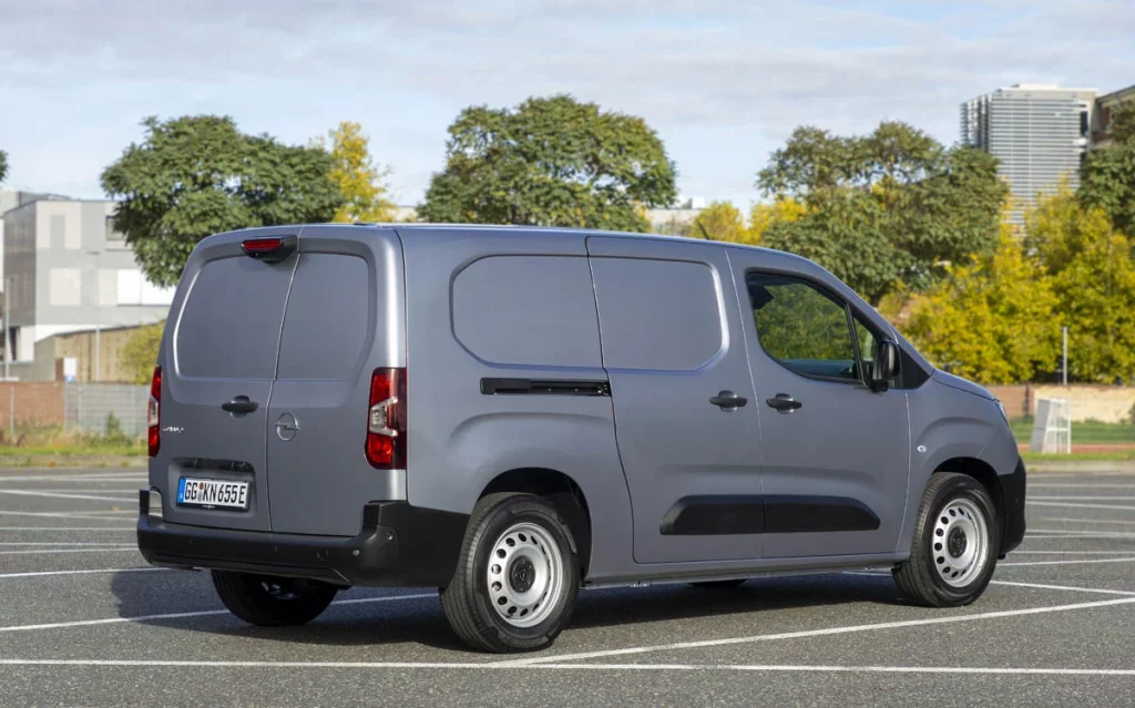 Opel Combo eléctrico y bott: la alianza que redefine la versatilidad en los comerciales compactos 4 Motor16 Opel Combo Electric 1 Motor16