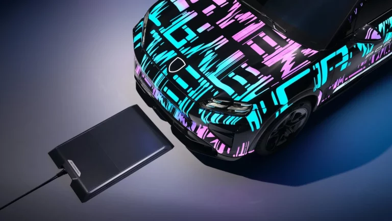 Porsche Cayenne Electric: Adiós a los cables, llega la carga inalámbrica