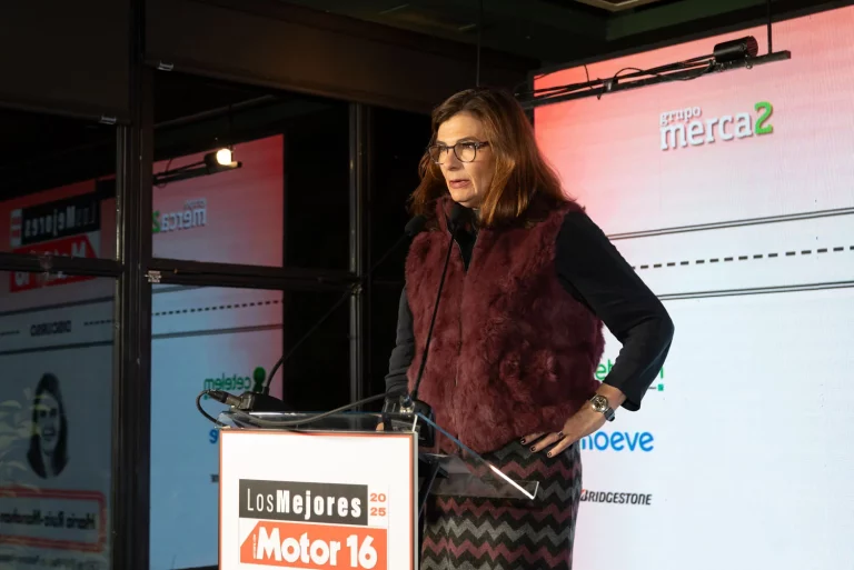 María Ruiz-Manahan (Cetelem) en los Premios Motor16: «El sector mueve mucho más que coches, mueve futuro»