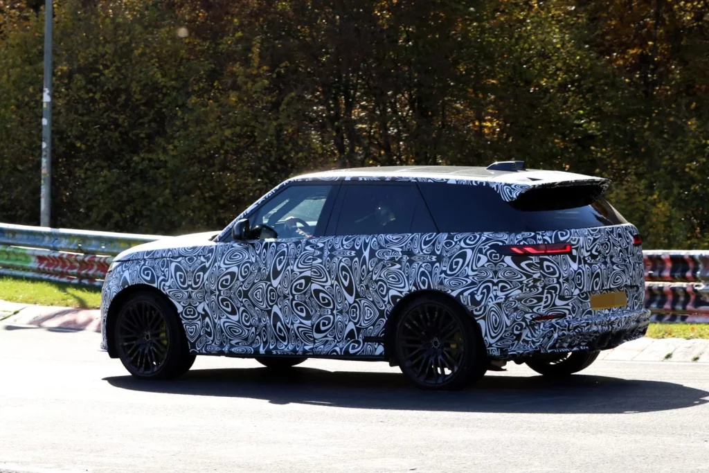 Range Rover Sport SV 2026 11 Motor16