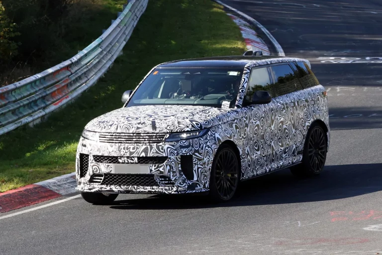 El Range Rover Sport SV 2026 se pasa por Nürburgring