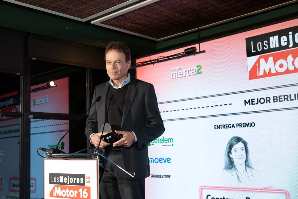 Premios Motor16 2025. Mercedes CLA, mejor berlina/familiar 1 Motor16 Reinier Hoeps Mercedes discurso. Premios Motor 16 149 Motor16
