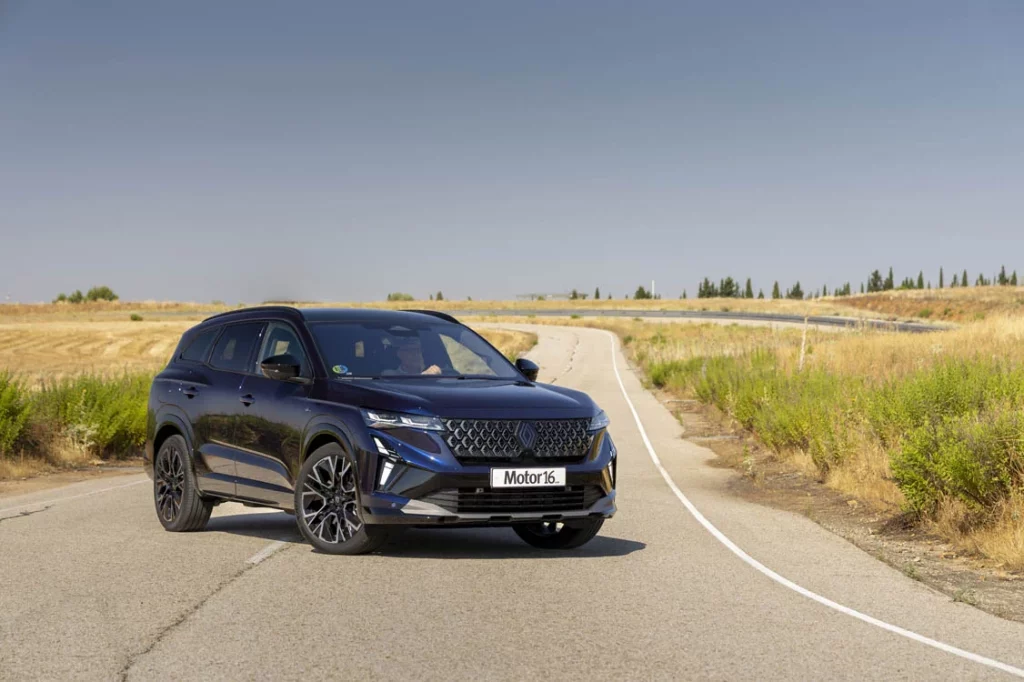 Prueba del Renault Espace esprit Alpine Full Hybrid. Una manera diferente de viajar 26 Motor16 Renault Espace 2025 19 Motor16