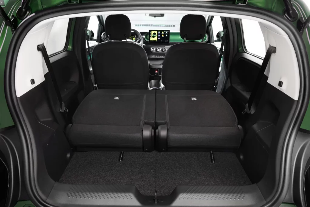 Nuevo Renault Twingo E-Tech: Vuelve el urbano por excelencia 47 Motor16 Renault Twingo E Tech 2026 44 Motor16