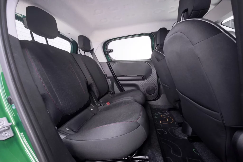 Nuevo Renault Twingo E-Tech: Vuelve el urbano por excelencia 56 Motor16 Renault Twingo E Tech 2026 53 Motor16