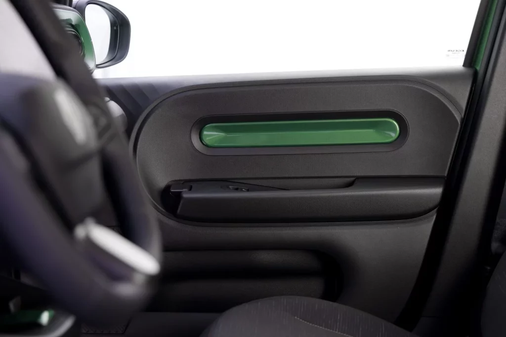 Nuevo Renault Twingo E-Tech: Vuelve el urbano por excelencia 58 Motor16 Renault Twingo E Tech 2026 55 Motor16