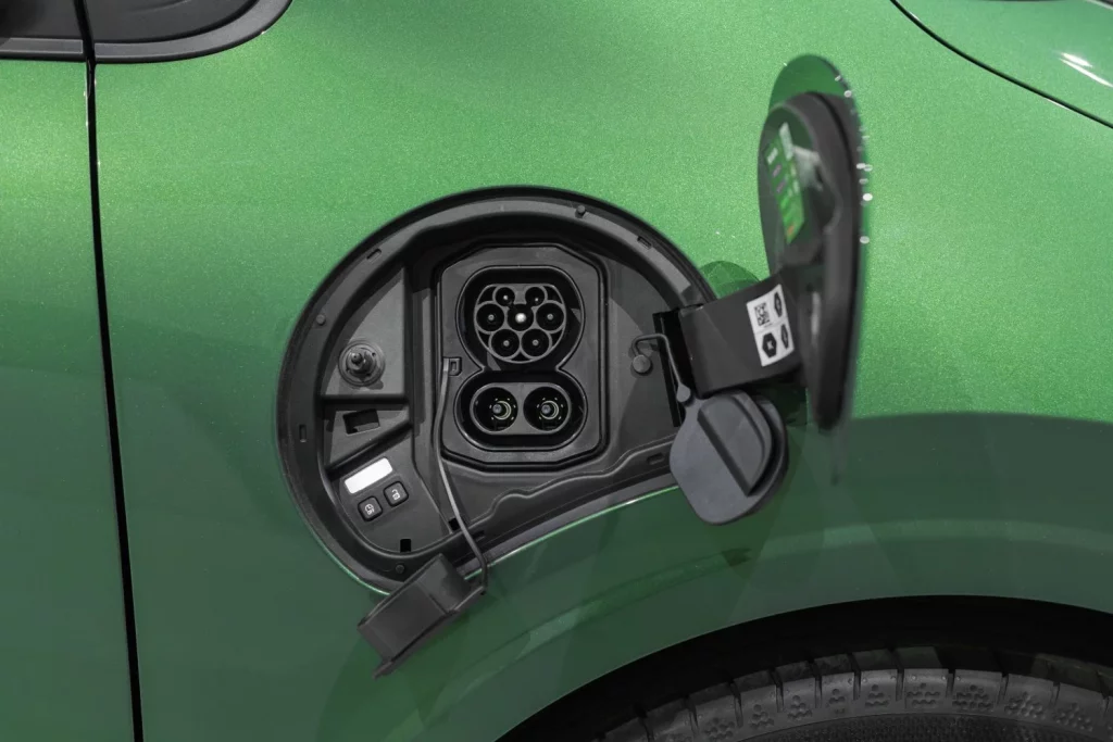 Nuevo Renault Twingo E-Tech: Vuelve el urbano por excelencia 76 Motor16 Renault Twingo E Tech 2026 73 Motor16