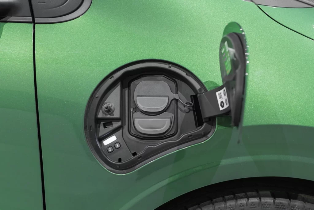 Nuevo Renault Twingo E-Tech: Vuelve el urbano por excelencia 77 Motor16 Renault Twingo E Tech 2026 74 Motor16