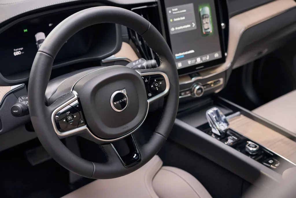 VOLVO XC60 Interior 256 Motor16