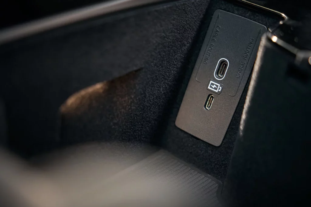 VOLVO XC60 Interior 281 Motor16