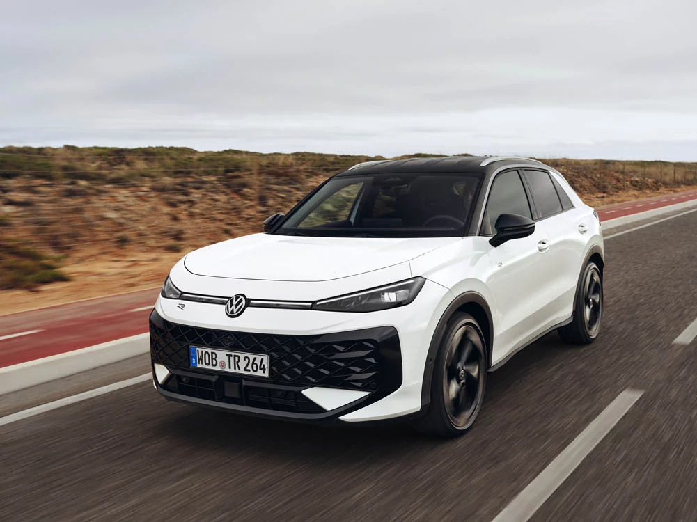2025 Volkswagen T-ROC. Imagen delantera.