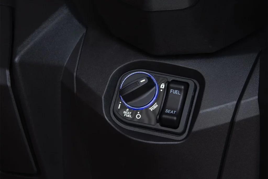 Wottan refuerza su presencia europea con una gama 2026 más avanzada y competitiva 25 Motor16 Wottan ST S 300 maxiscooter economico marca espanola 9 Motor16