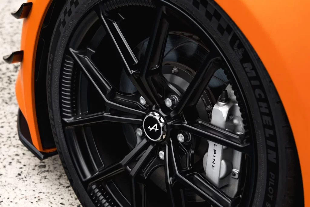 Alpine A110 R Ultime: 345 CV y 110 unidades desde 265.000 euros