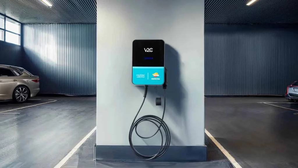 Pedro (58), abogado: "Antes de comprarte un coche eléctrico echa un vistazo a la Ley de Propiedad Horizontal de tu vivienda" 1 Motor16 cargador coche eléctrico garaje