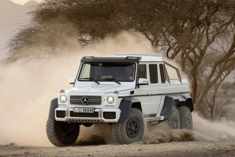 45 años de Mercedes Clase G: El mejor 4×4 se transforma en el único 6×6