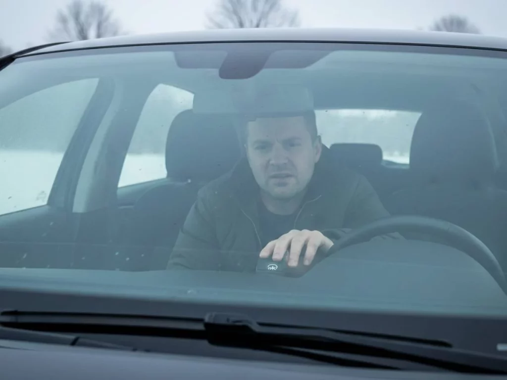 conductor parabrisas empañado coche