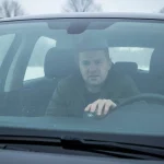 Los consejos del RACE para desempañar los cristales de coche cuanto antes este invierno