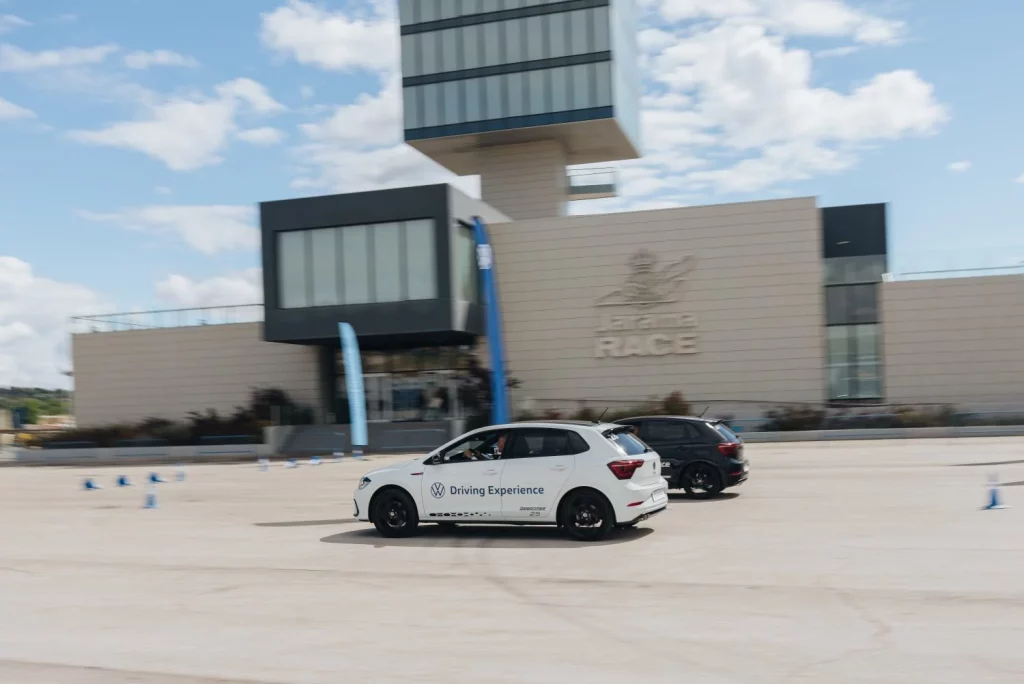 Volkswagen Driving Experience convierte el Jarama en un parque de atracciones del motor 2 Motor16 Volkswagen Driving Experience convierte el Jarama en un parque de atracciones del motor