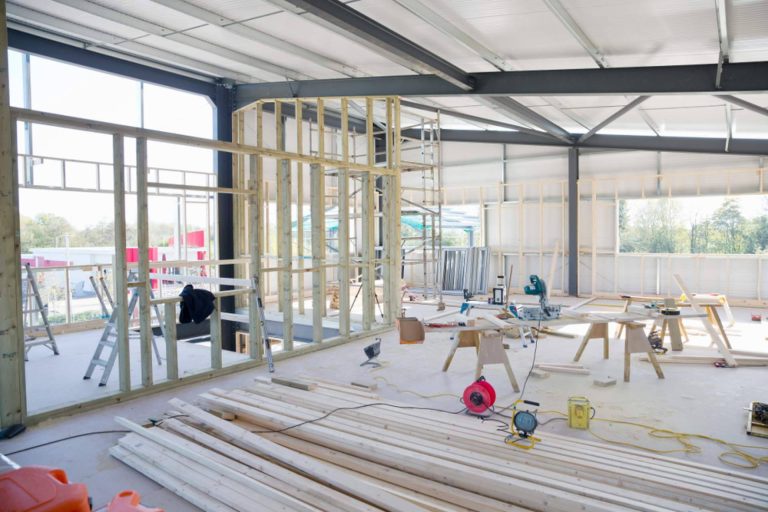 Reacondicionar para reducir residuos, la apuesta de Factoryoficina por los ODS y la economía circular