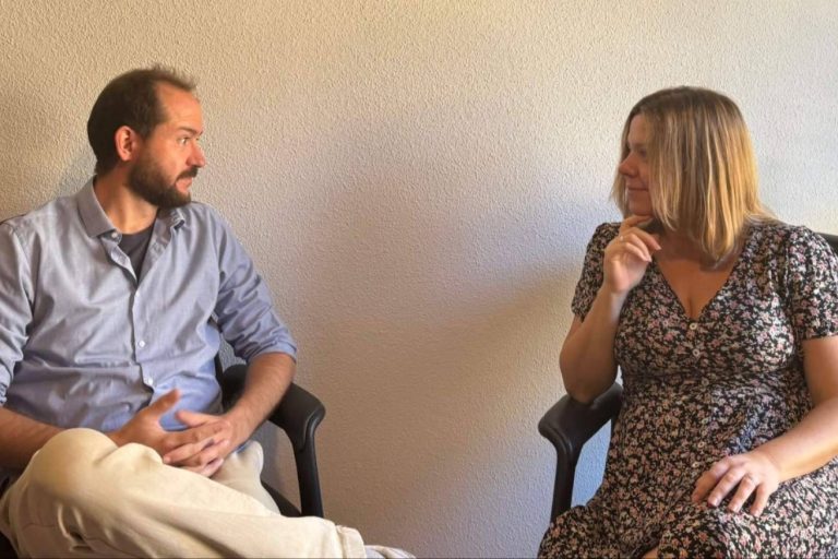 Benavente Antón Psicólogos, expertos en salud mental, refuerza su servicio presencial y online en Granada