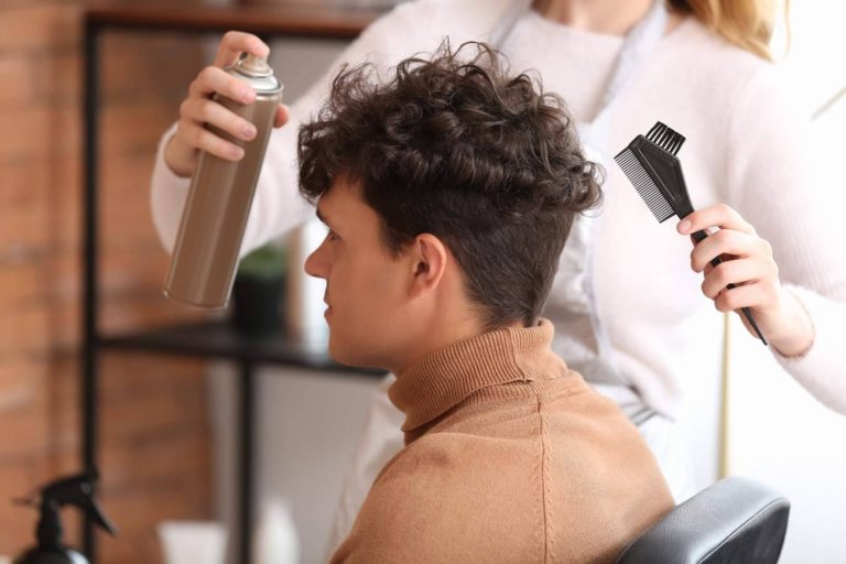 Cuidado masculino y estilo otoñal; la propuesta de HIS Barbería para las fiestas