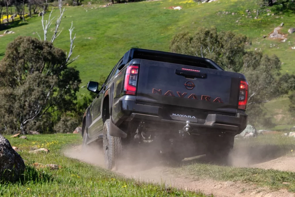 nissan navara d27 australia 21 Motor16