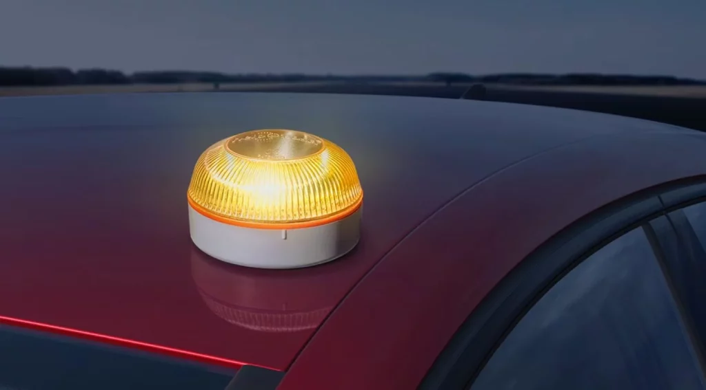 Hella, Help Flash, Osram, ZTE… La lista de las balizas V16 que tienen el certificado para poderse usar desde el 1 de enero 2 Motor16 balizas v16 conectadas dgt