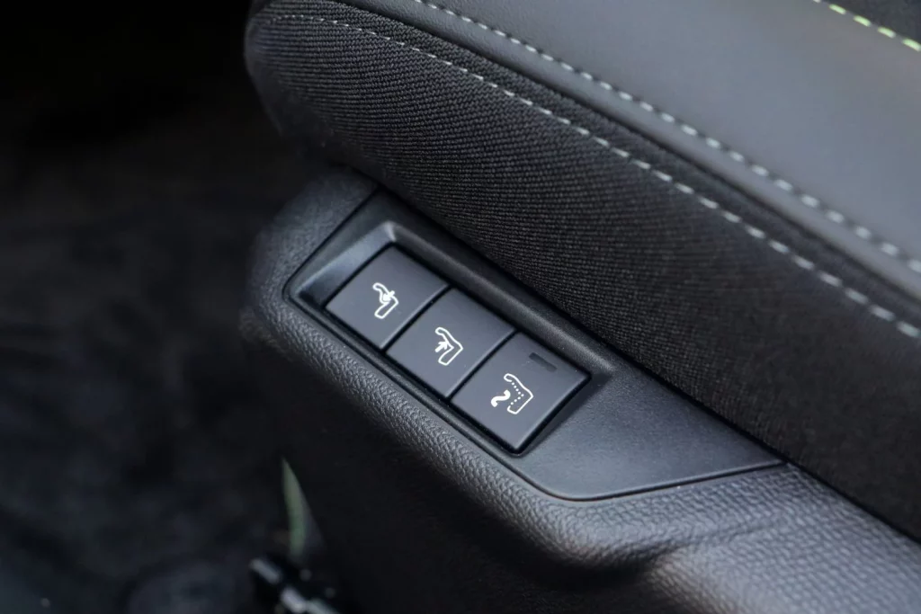 Prueba del Peugeot 208 Hybrid 110 e-DCS6 GT: Ágil y frugal 11 Motor16 Prueba del Peugeot 208 Hybrid 110 e-DCS6 GT: Ágil y frugal