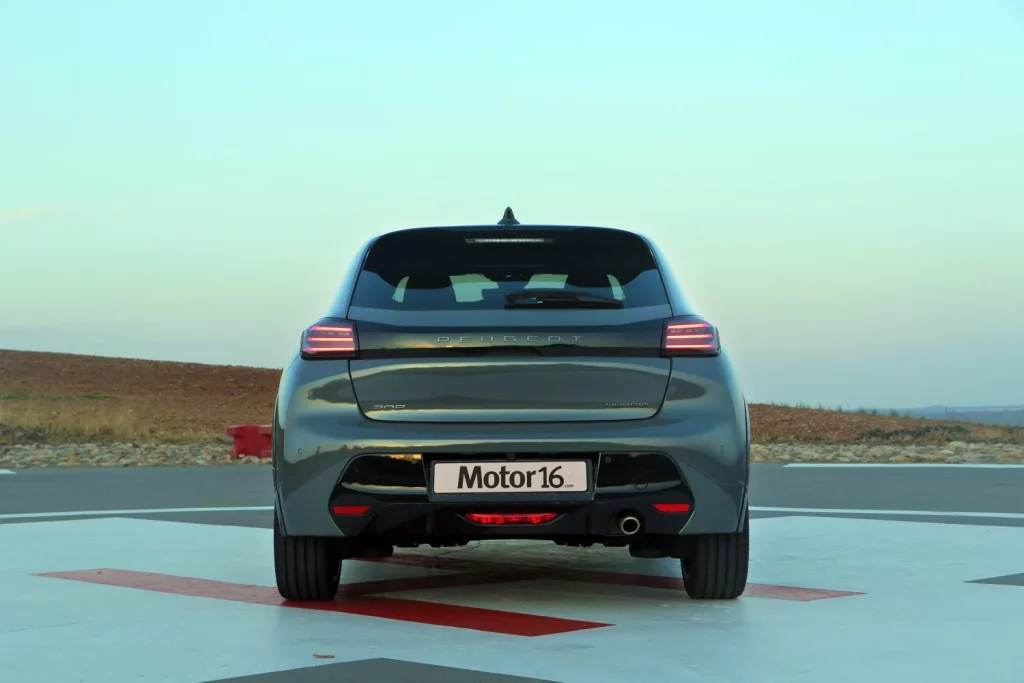 Prueba del Peugeot 208 Hybrid 110 e-DCS6 GT: Ágil y frugal 2 Motor16 Prueba del Peugeot 208 Hybrid 110 e-DCS6 GT: Ágil y frugal