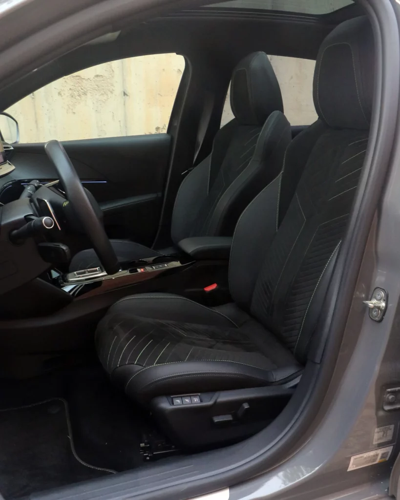 Prueba del Peugeot 208 Hybrid 110 e-DCS6 GT: Ágil y frugal 5 Motor16 Prueba del Peugeot 208 Hybrid 110 e-DCS6 GT: Ágil y frugal