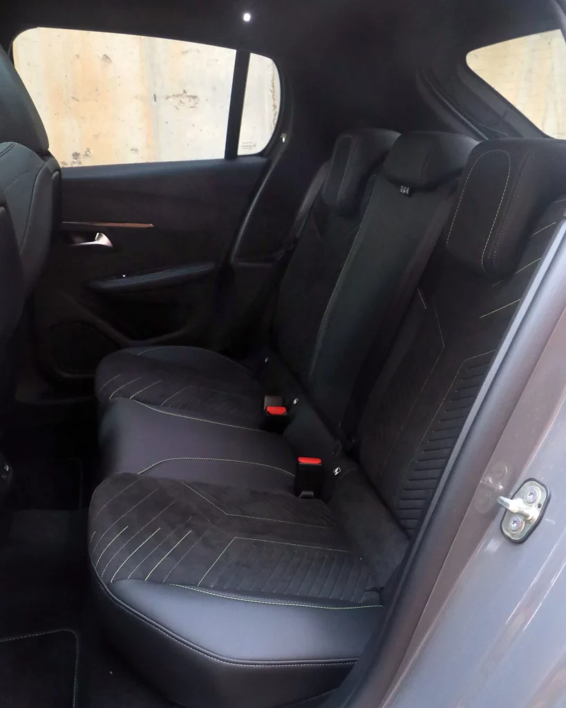 Prueba del Peugeot 208 Hybrid 110 e-DCS6 GT: Ágil y frugal 6 Motor16 Prueba del Peugeot 208 Hybrid 110 e-DCS6 GT: Ágil y frugal