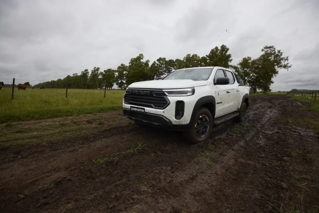 El Ram Dakota revive con ADN chino para venderse en América Latina