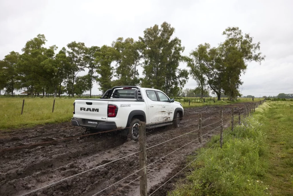 El Ram Dakota revive con ADN chino para venderse en América Latina