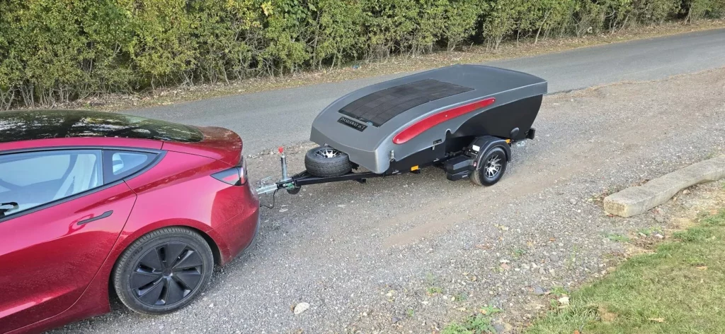Este Tesla Model 3 remolca una mini-caravana gracias al fallido techo Wheelhome Dashaway eCT 8 Motor16 tesla model 3 camper auto caravana 6 Motor16