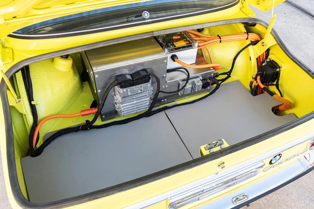 1972 BMW 2002te Bat EV 20 Motor16