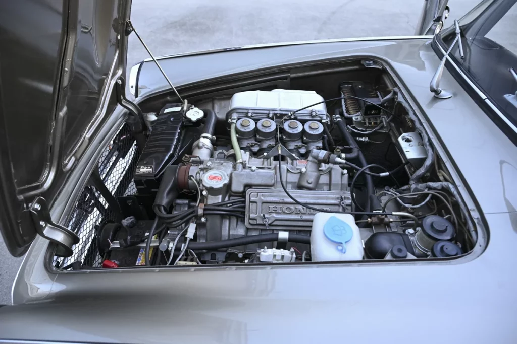 1968 Honda S800 M Coupé. Imagen motor.
