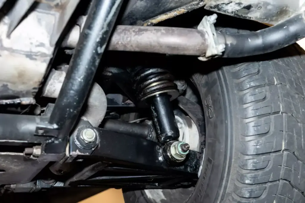 Este abuelo del Lamborghini Urus pasó por Brunéi, trabajó como autobús escolar y se ha vendido por una fortuna 42 Motor16 1986 Lamborghini LM002 Brunei Bat 2 Motor16