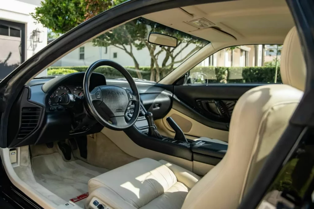 1991 Honda NSX. Mecum Auctions. Imagen interior.