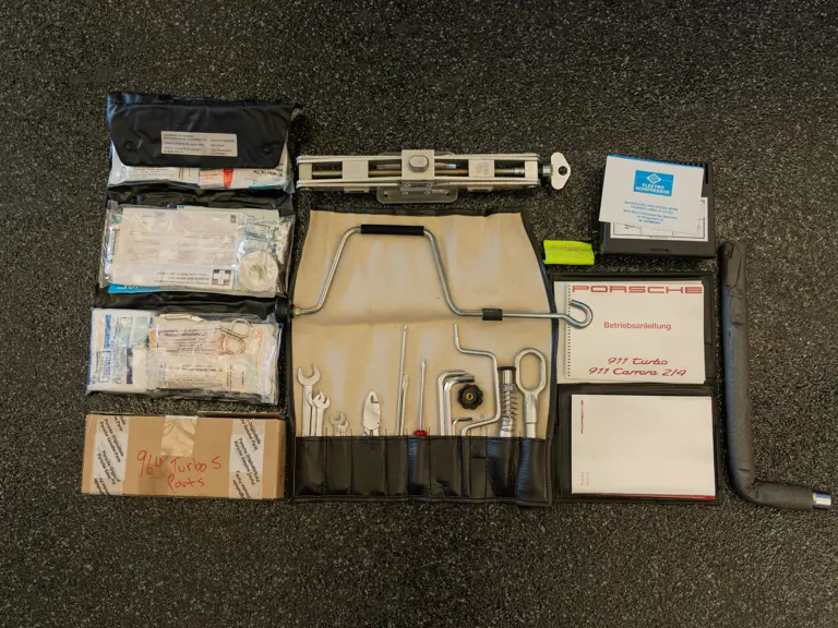 1993 Porsche 911 Turbo S RM Sothebys 7 Motor16