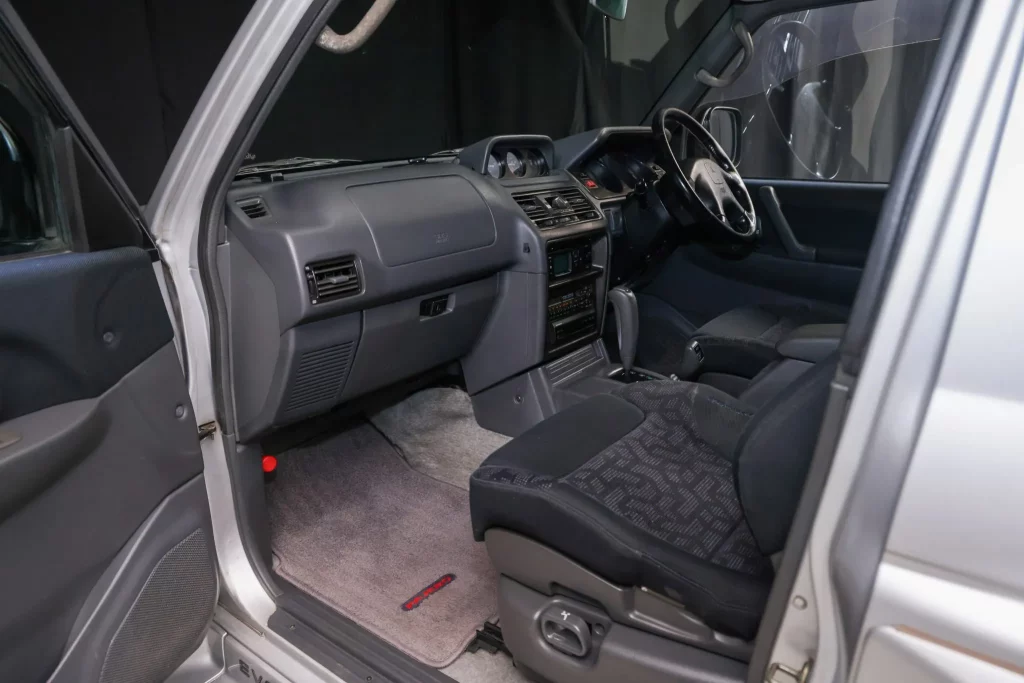 1997 Mitsubishi Pajero Evolution. Imagen interior.