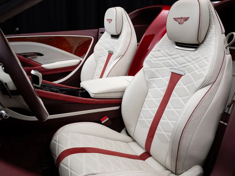 El 'roto' que este Bentley Bacalar subastado por RM Sotheby's le hace a su dueño 30 Motor16 2020 Bentley Bacalar Sothebys 10 Motor16